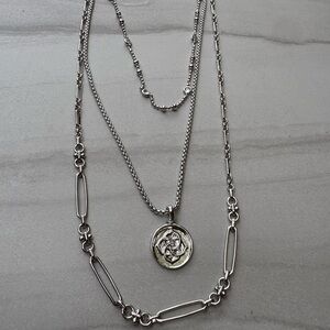 Kendra Scott layered rhodium medallion necklace- NWT